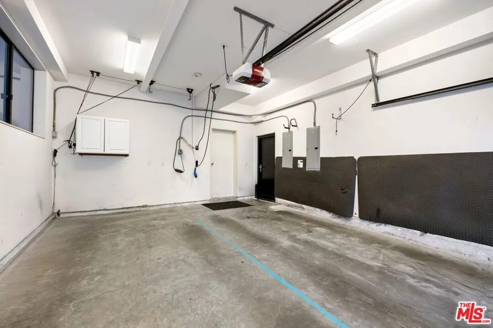 3007 Ocean Front Walk Venice, CA 90291