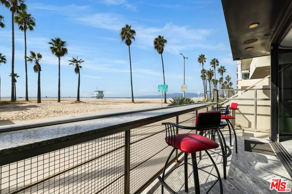 3007 Ocean Front Walk Venice, CA 90291