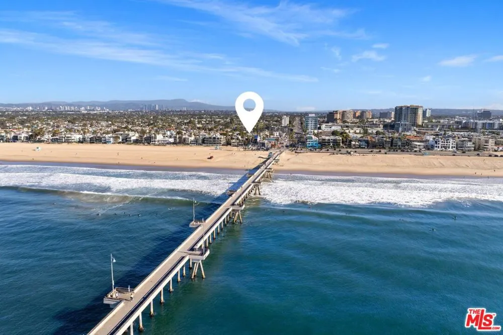 3007 Ocean Front Walk Venice, CA 90291