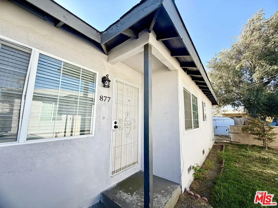 877 W Wilson Street Pomona, CA 91768