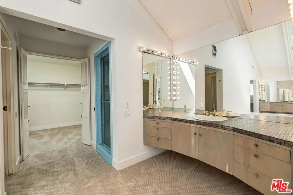 1005 Schuyler Road Beverly Hills, CA 90210