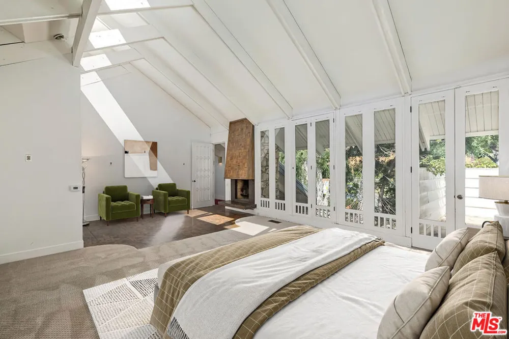 1005 Schuyler Road Beverly Hills, CA 90210