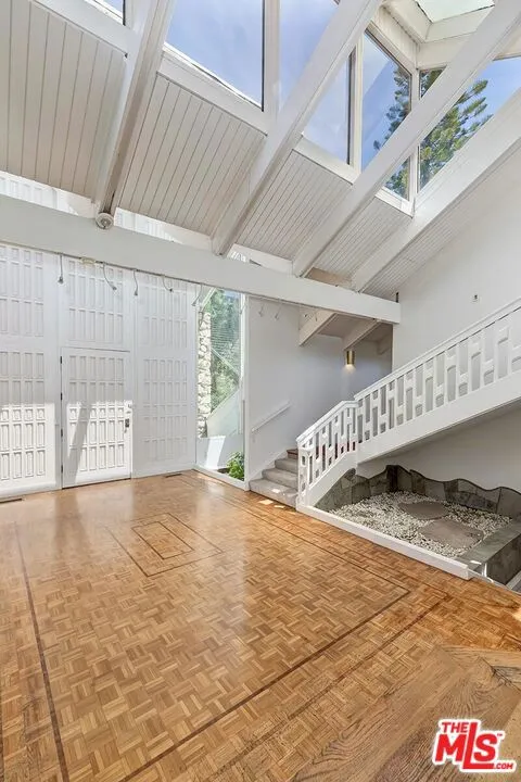 1005 Schuyler Road Beverly Hills, CA 90210