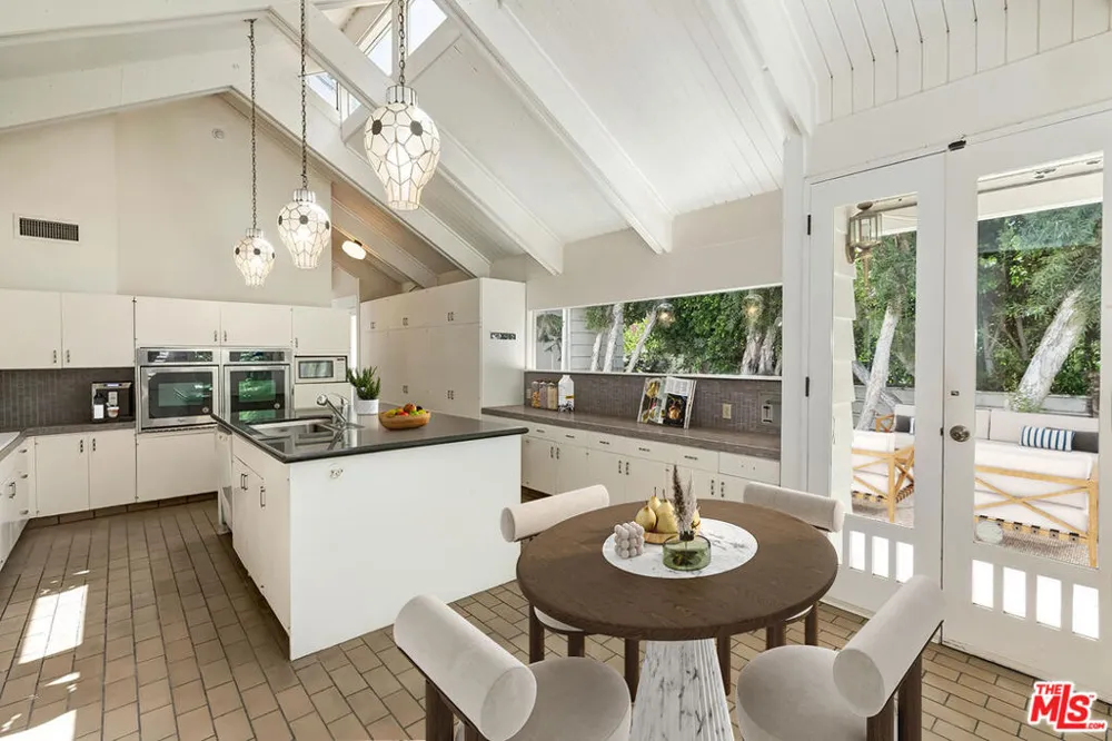 1005 Schuyler Road Beverly Hills, CA 90210
