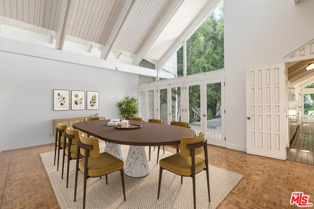1005 Schuyler Road Beverly Hills, CA 90210