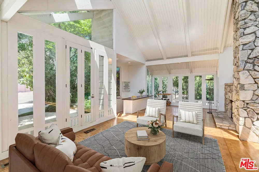 1005 Schuyler Road Beverly Hills, CA 90210