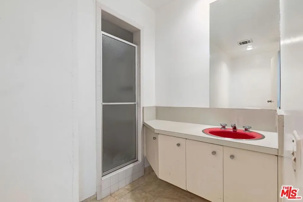 1005 Schuyler Road Beverly Hills, CA 90210