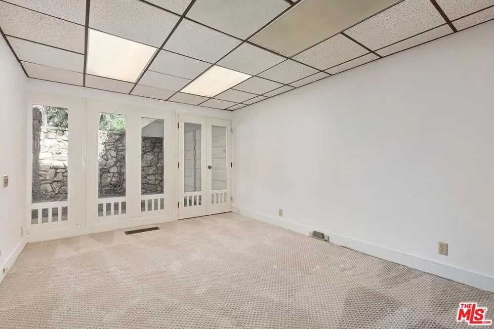 1005 Schuyler Road Beverly Hills, CA 90210