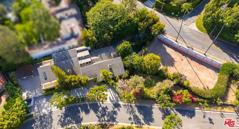 1005 Schuyler Road Beverly Hills, CA 90210