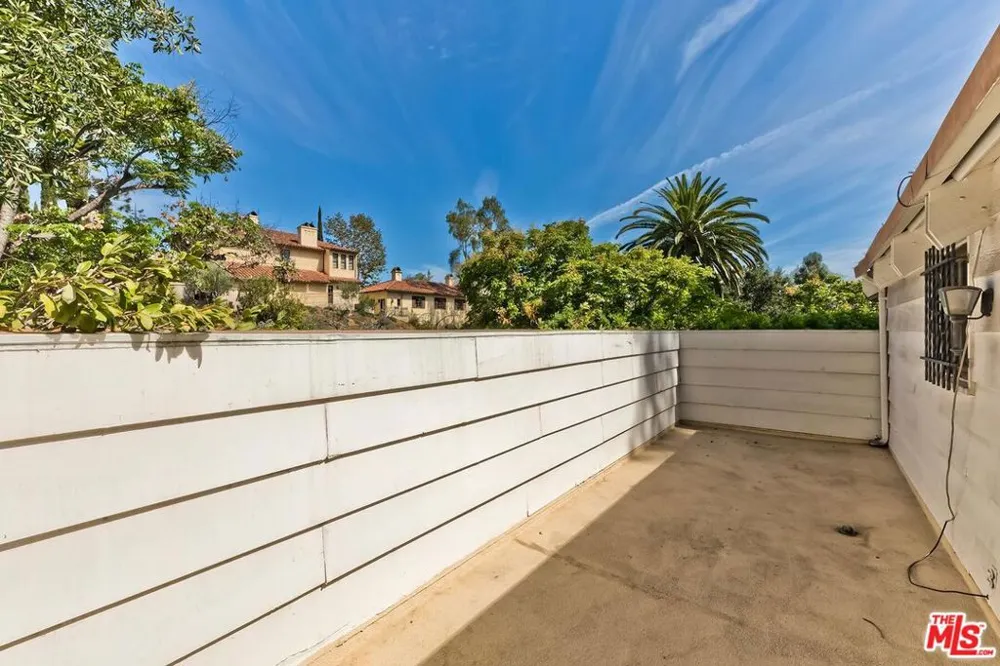 1005 Schuyler Road Beverly Hills, CA 90210