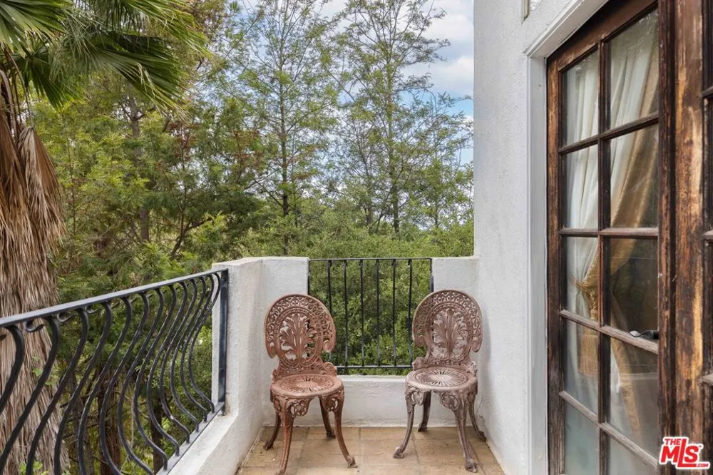 3030 Passmore Drive Los Angeles, CA 90068