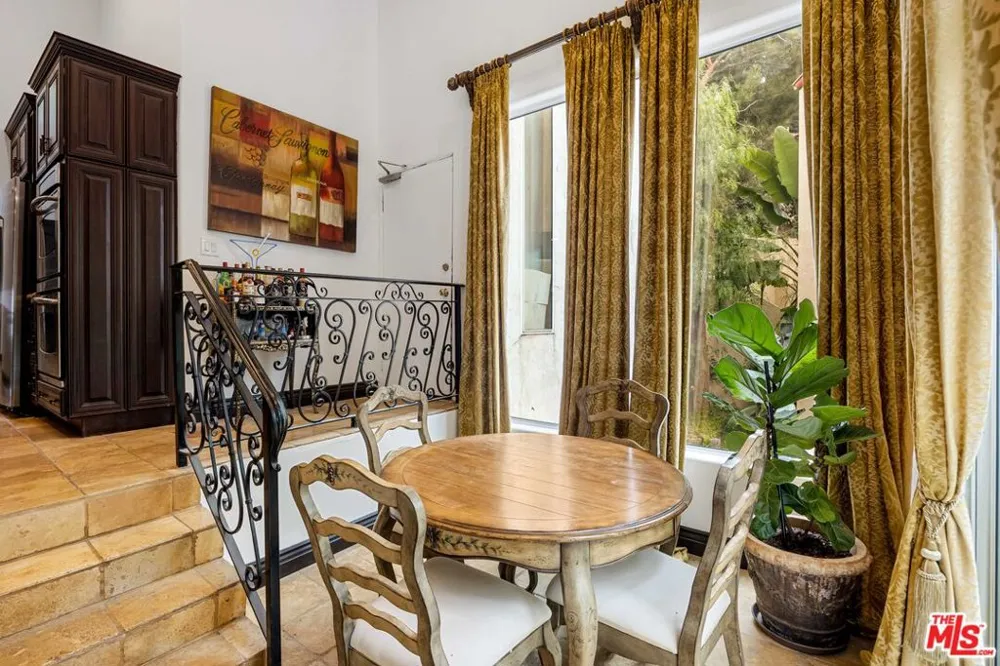 3030 Passmore Drive Los Angeles, CA 90068