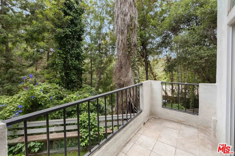 3030 Passmore Drive Los Angeles, CA 90068