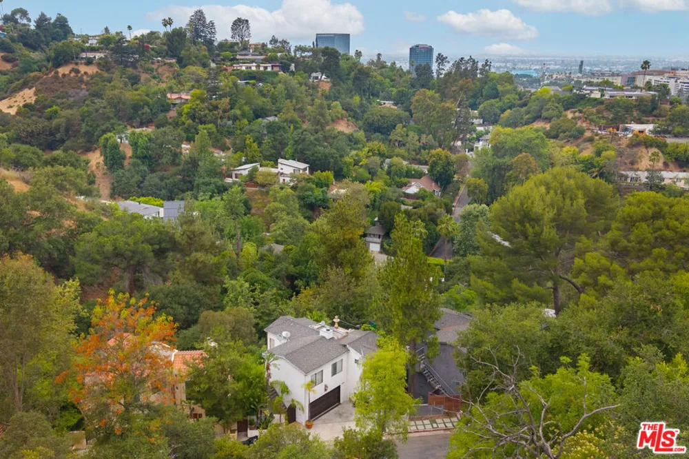 3030 Passmore Drive Los Angeles, CA 90068