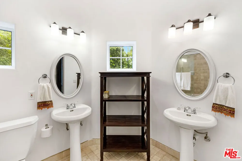 3030 Passmore Drive Los Angeles, CA 90068
