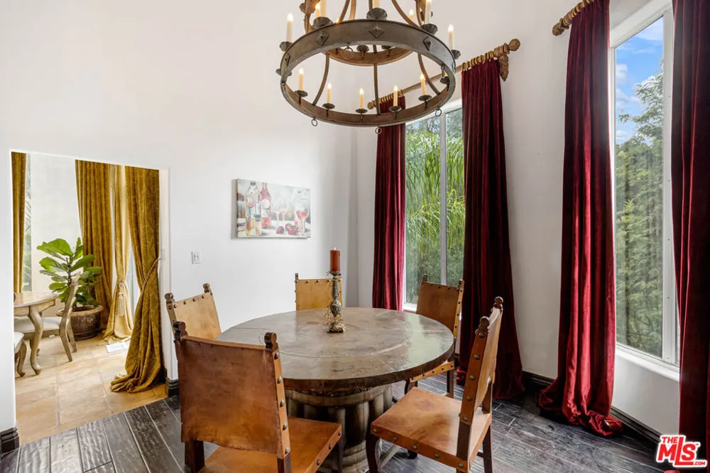 3030 Passmore Drive Los Angeles, CA 90068