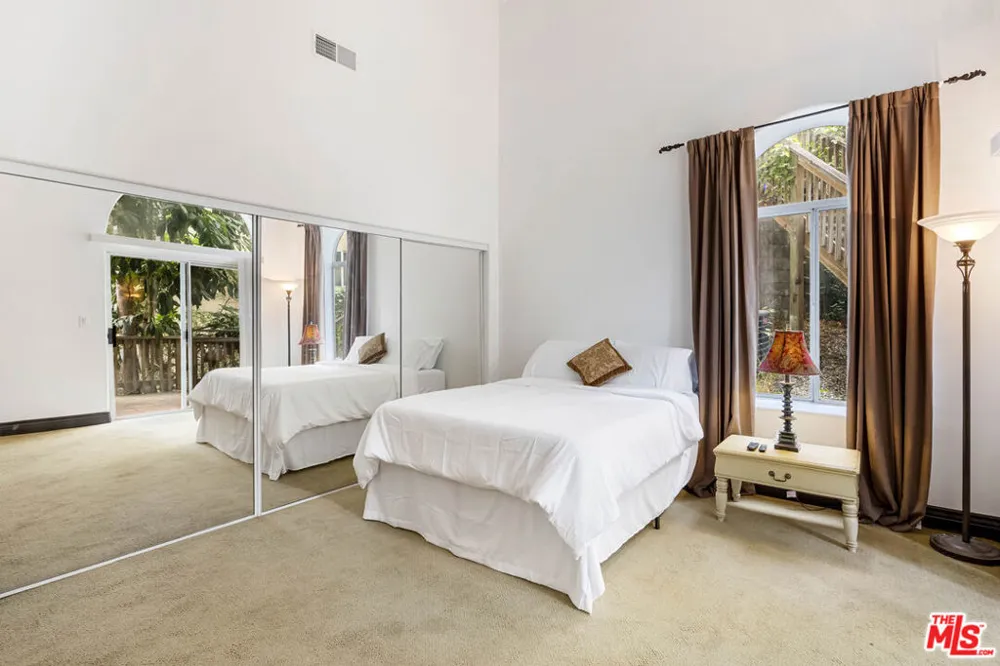 3030 Passmore Drive Los Angeles, CA 90068