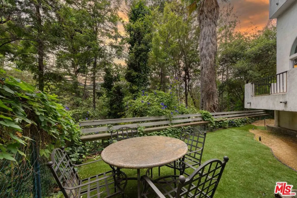 3030 Passmore Drive Los Angeles, CA 90068