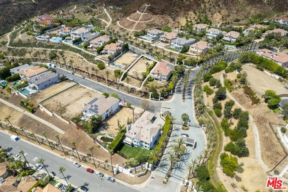 16814 Calle Bellevista Los Angeles, CA 90272