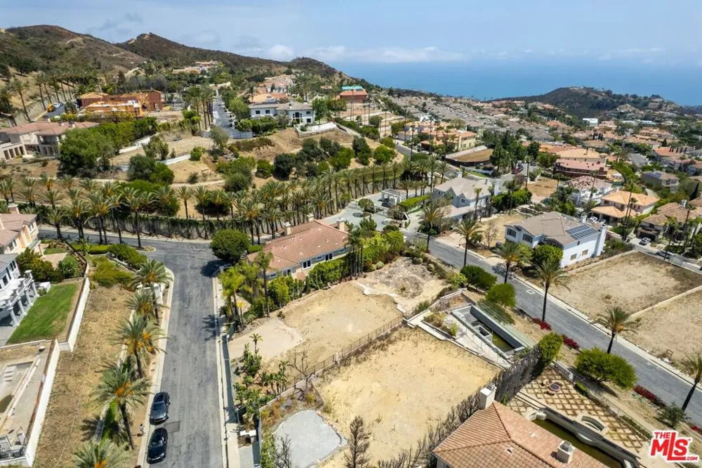 16814 Calle Bellevista Los Angeles, CA 90272