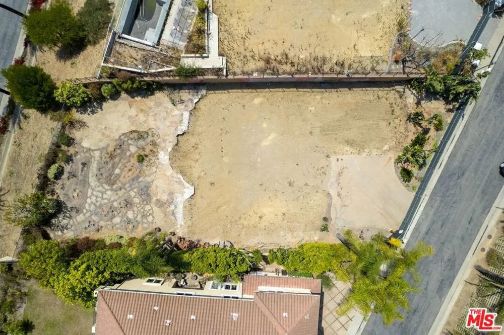 16814 Calle Bellevista Los Angeles, CA 90272