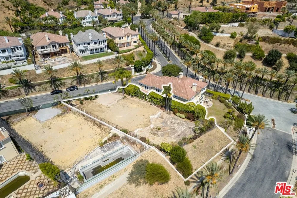 16814 Calle Bellevista Los Angeles, CA 90272