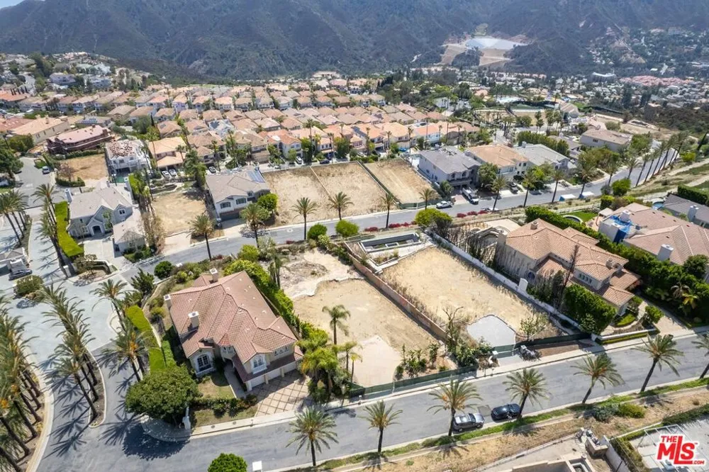 16814 Calle Bellevista Los Angeles, CA 90272
