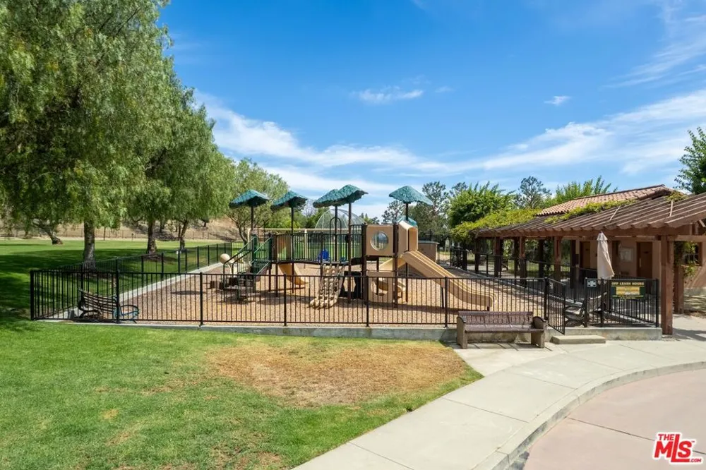 16814 Calle Bellevista Los Angeles, CA 90272