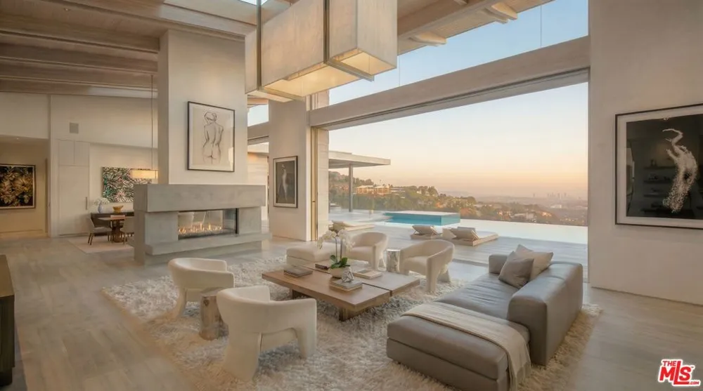 1680 Alta Mura Road Pacific Palisades, CA 90272