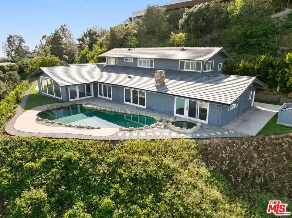 1680 Alta Mura Road Pacific Palisades, CA 90272