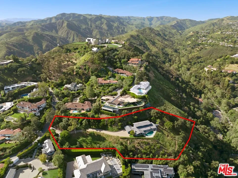 1680 Alta Mura Road Pacific Palisades, CA 90272