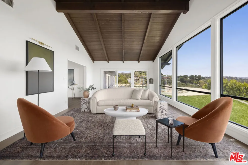 1680 Alta Mura Road Pacific Palisades, CA 90272