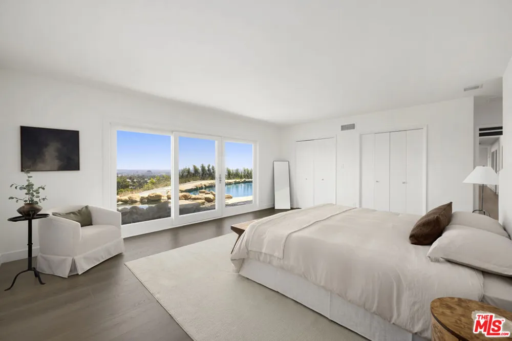 1680 Alta Mura Road Pacific Palisades, CA 90272