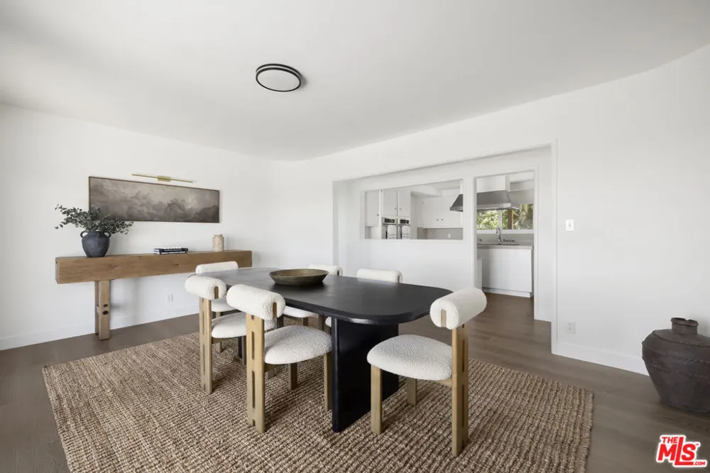 1680 Alta Mura Road Pacific Palisades, CA 90272