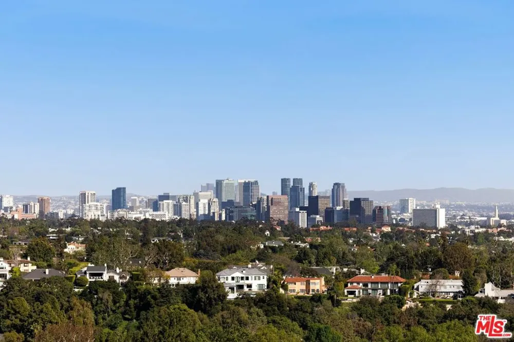 1680 Alta Mura Road Pacific Palisades, CA 90272