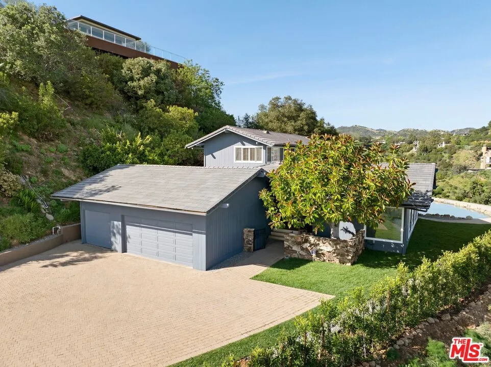 1680 Alta Mura Road Pacific Palisades, CA 90272