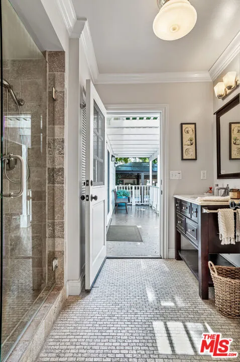 4537 Agnes Avenue Valley Village, CA 91607