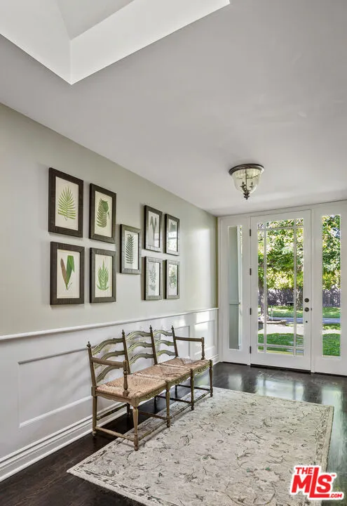 4537 Agnes Avenue Valley Village, CA 91607