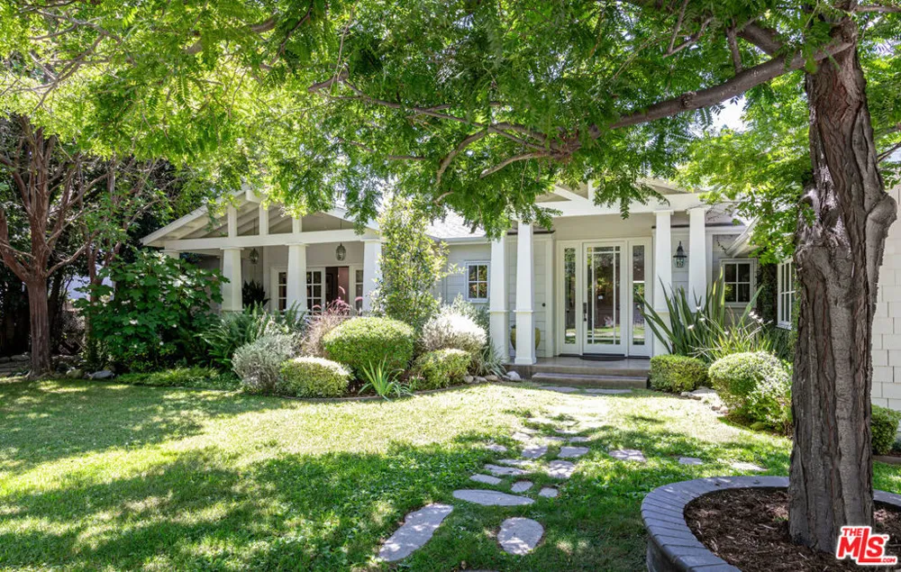 4537 Agnes Avenue Valley Village, CA 91607