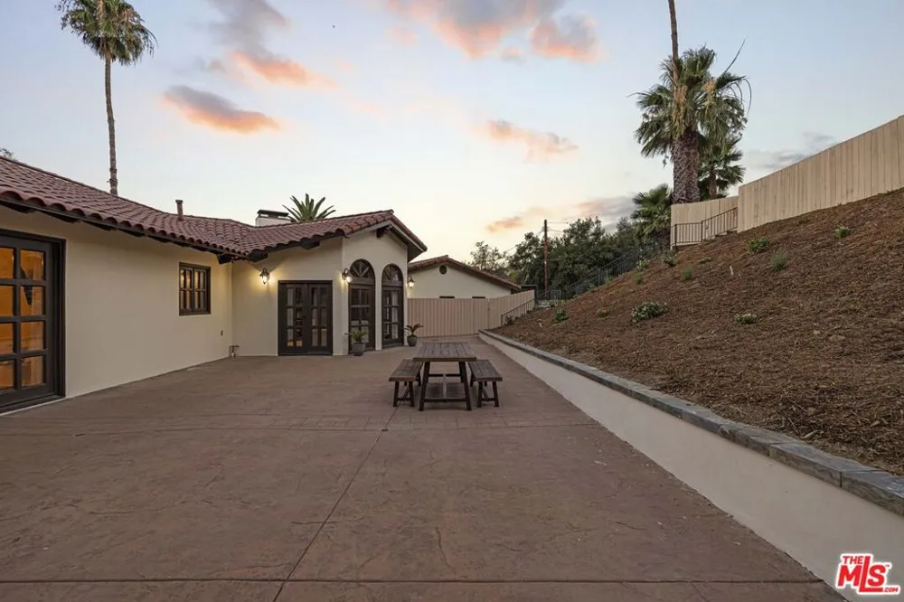 23911 Homezell Drive West Hills, CA 91304