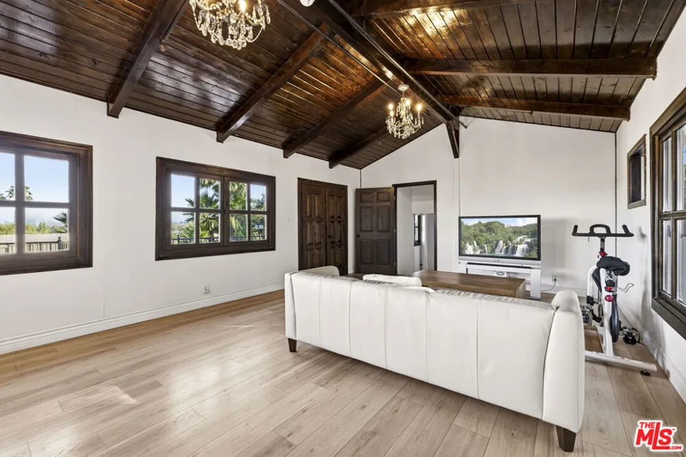 23911 Homezell Drive West Hills, CA 91304