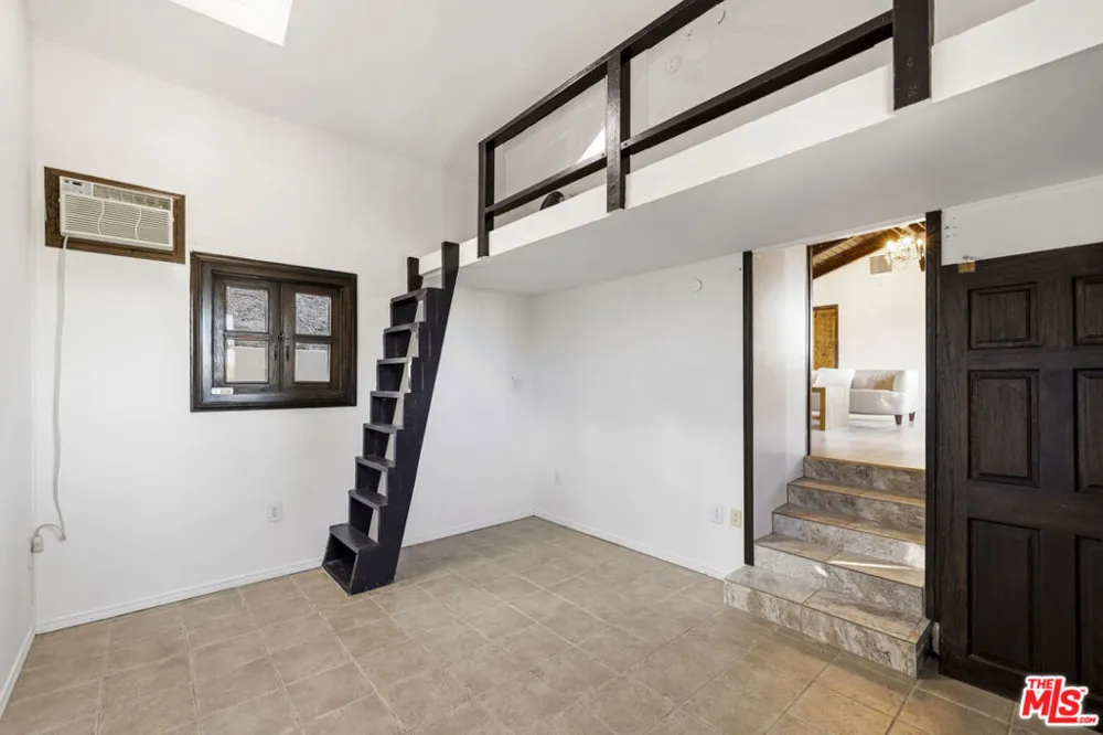 23911 Homezell Drive West Hills, CA 91304