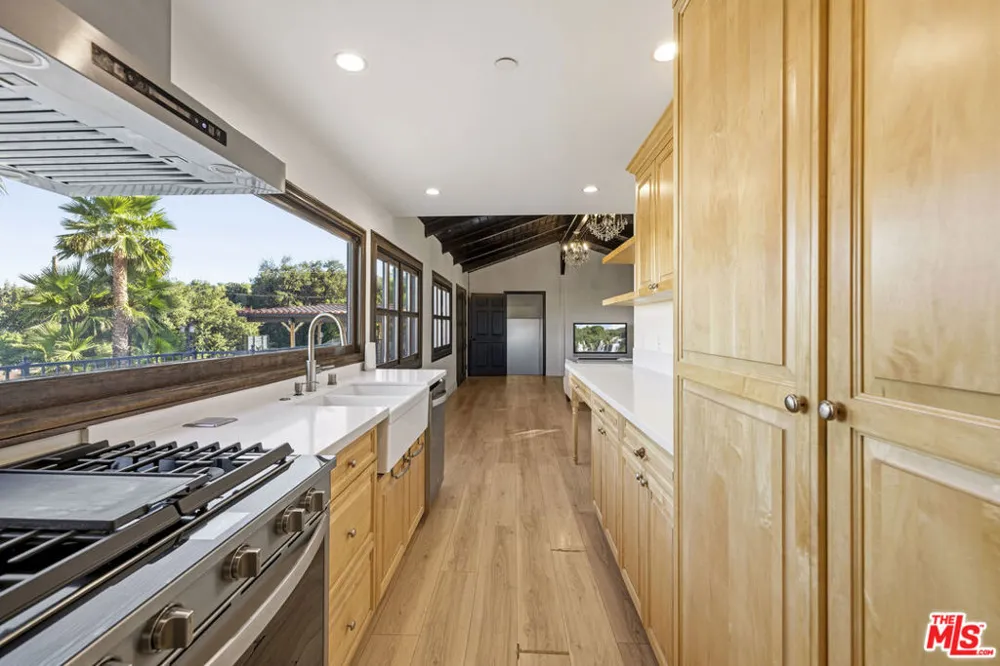 23911 Homezell Drive West Hills, CA 91304