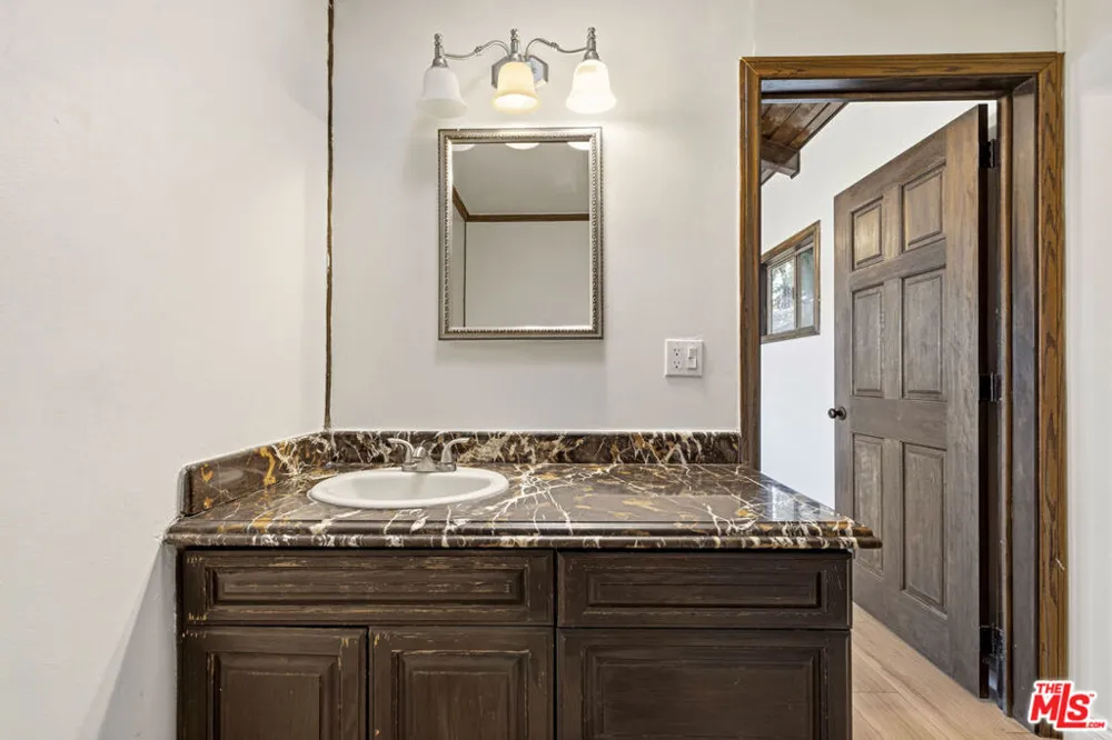 23911 Homezell Drive West Hills, CA 91304
