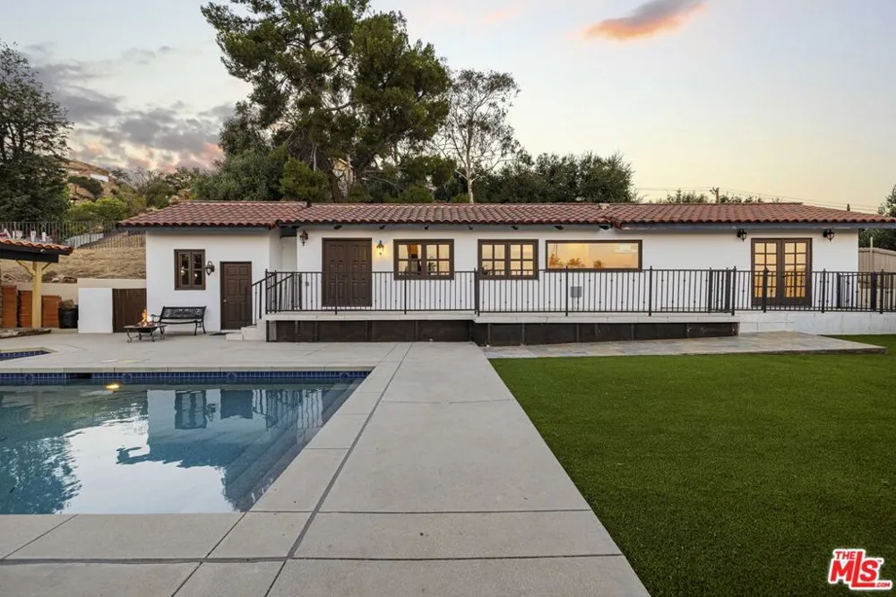 23911 Homezell Drive West Hills, CA 91304