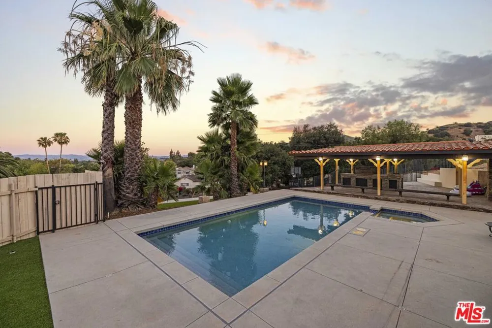 23911 Homezell Drive West Hills, CA 91304