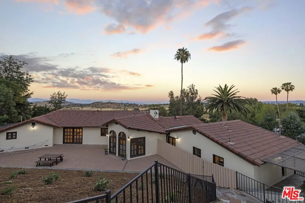 23911 Homezell Drive West Hills, CA 91304