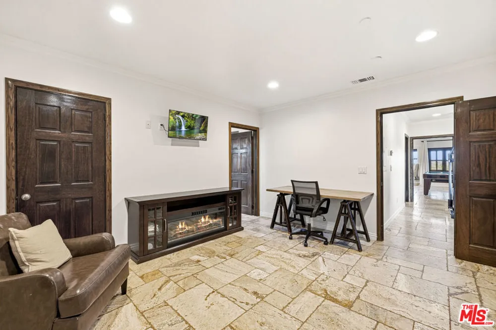 23911 Homezell Drive West Hills, CA 91304
