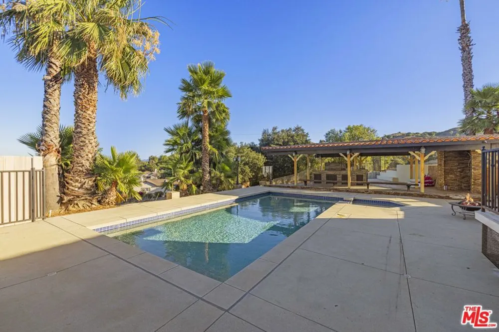 23911 Homezell Drive West Hills, CA 91304