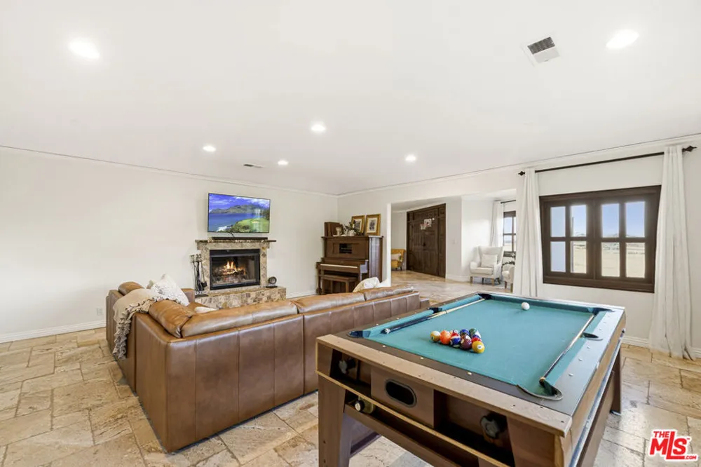 23911 Homezell Drive West Hills, CA 91304